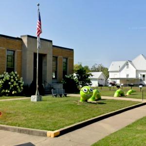 Enormous "Book Worm" (StreetView)