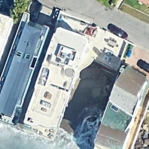 Nicolas Cage's House (Google Maps)