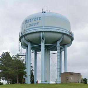 Detroit Lakes water tower (StreetView)