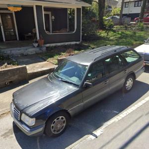 Mercedes-Benz E300 (StreetView)