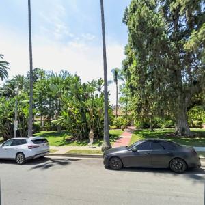 DJ Khaled's Rental House (Former) (StreetView)