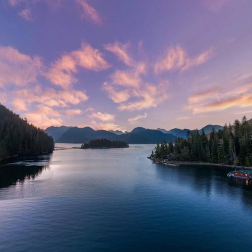 Nootka Sound in Zeballos, Canada - Virtual Globetrotting