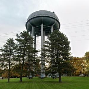 Lapeer water tower in Lapeer, MI - Virtual Globetrotting