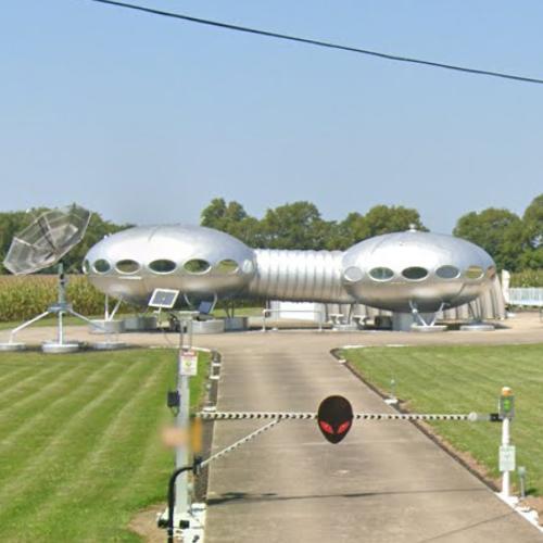 Double Futuro UFO House (StreetView)
