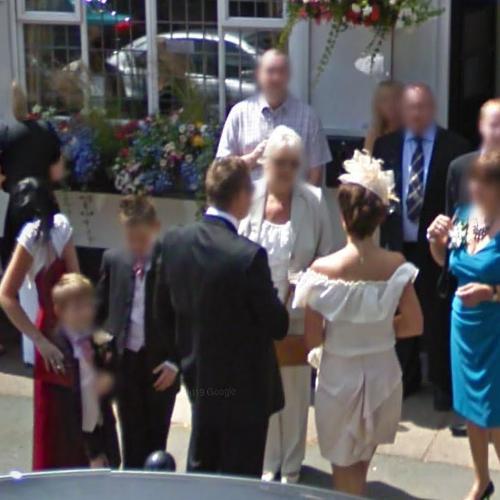 Wedding caught on Google Street View (StreetView)